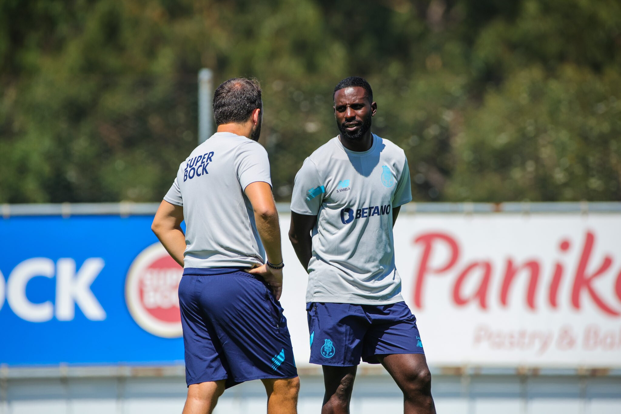 Varela Inicia Carreira De Treinador Como Adjunto Da Equipa B Do F C Porto