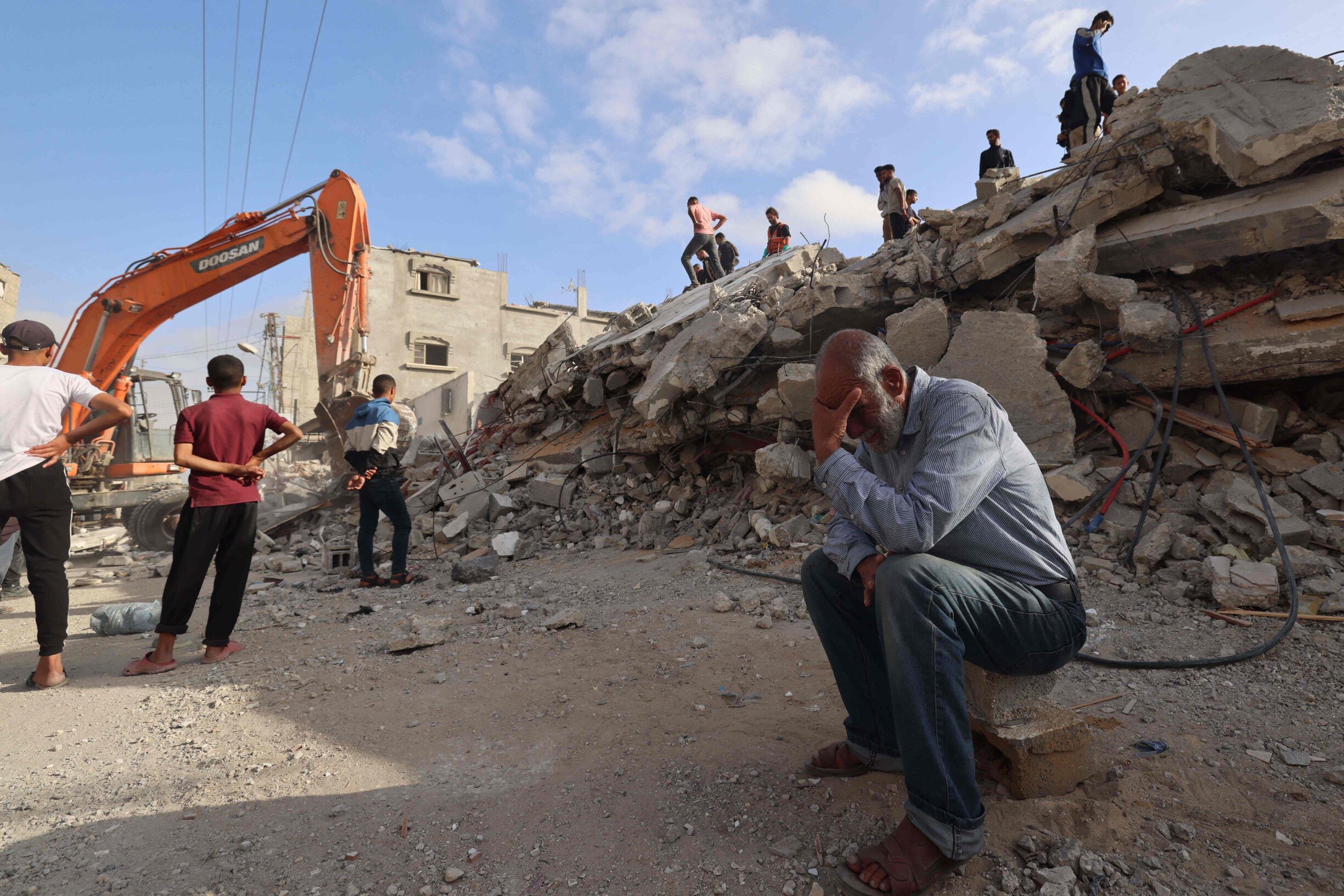 Ataques Israelitas Em Rafah Matam Pessoas