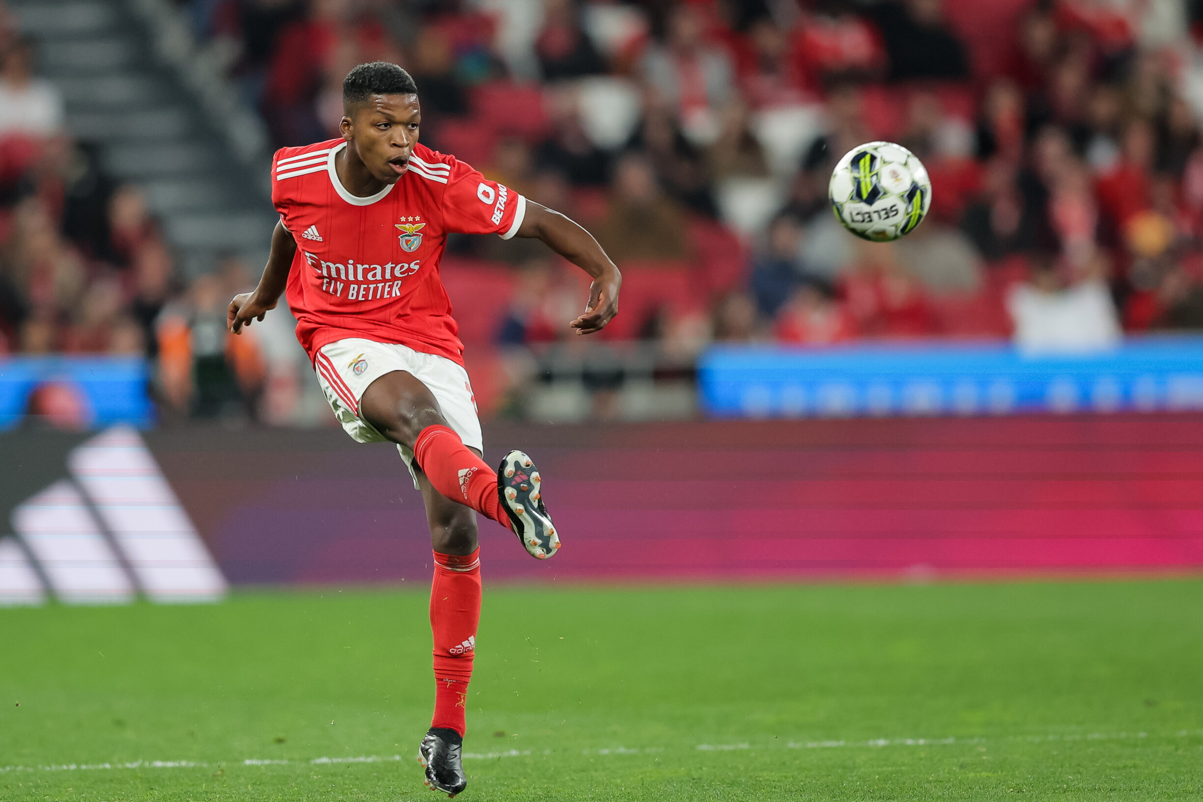 Florentino Substitui Jo O Neves No Onze Inicial Do Benfica