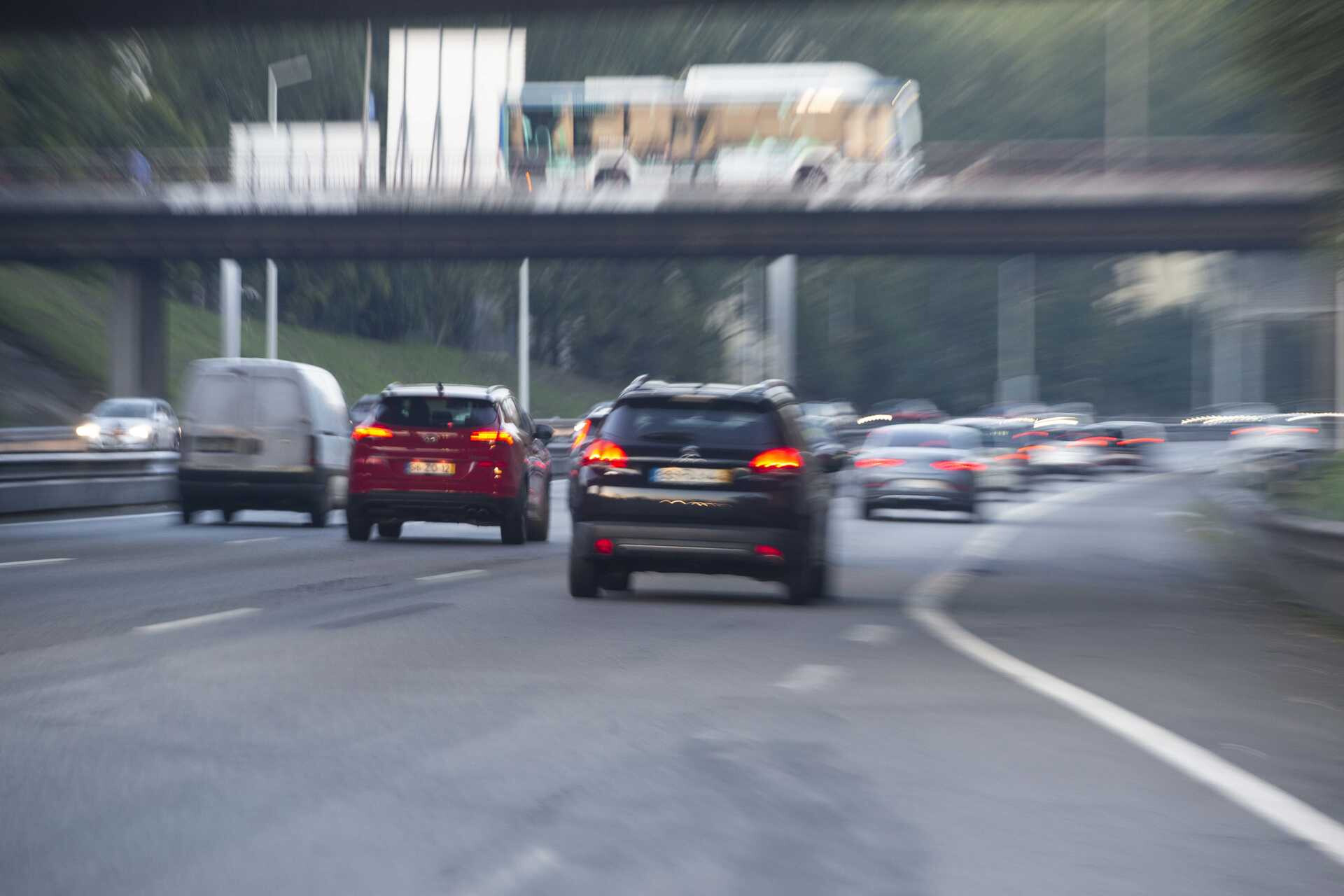 Acidente corta uma via da VCI no sentido Arrábida Freixo