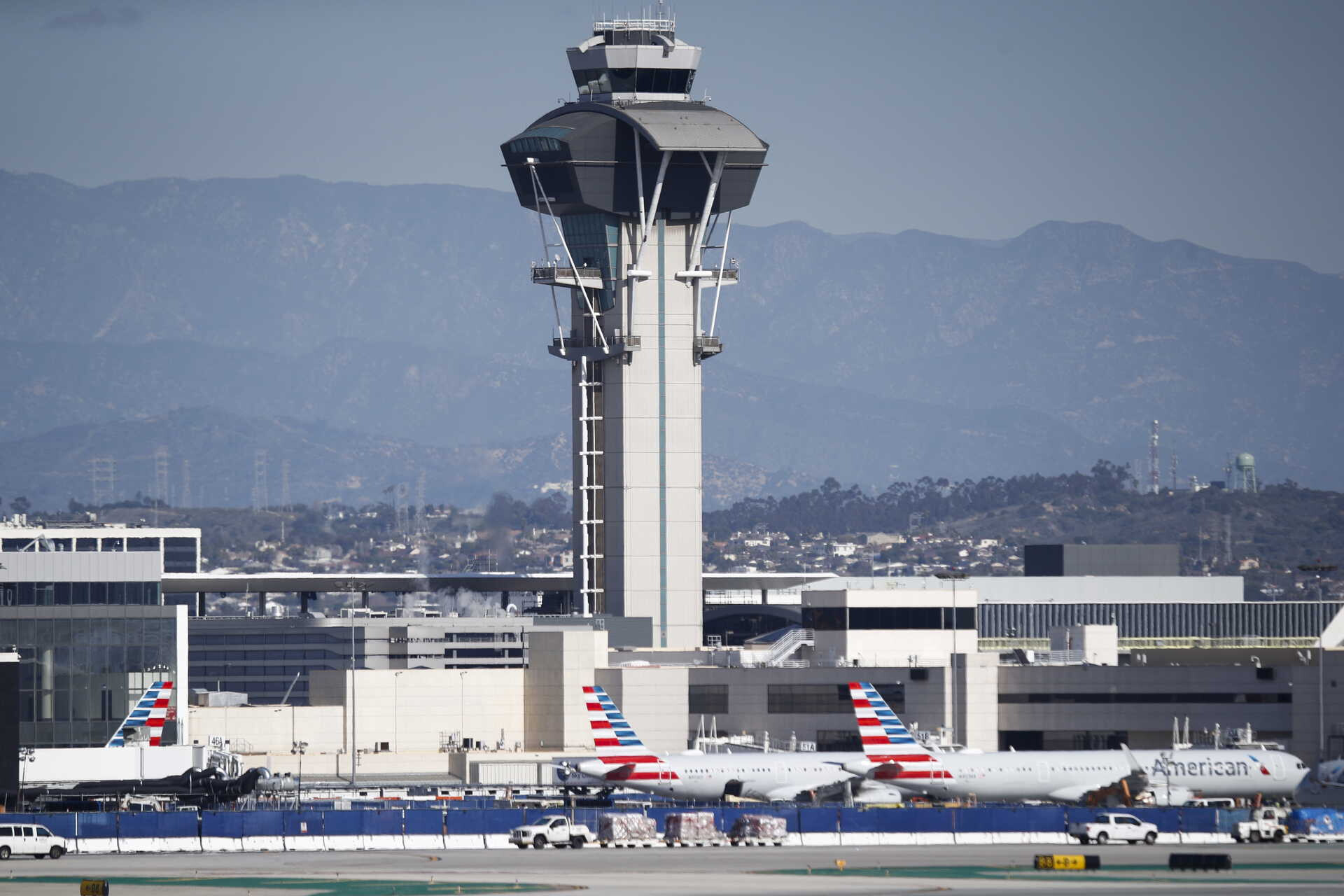 American Airlines suspende todos os voos devido a problema técnico