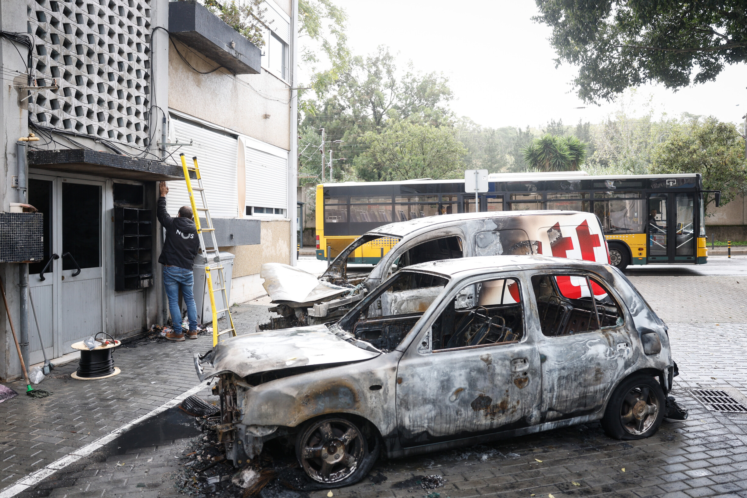 Treze Carros E Cinco Motas Incendiados Na Ltima Noite Em Lisboa