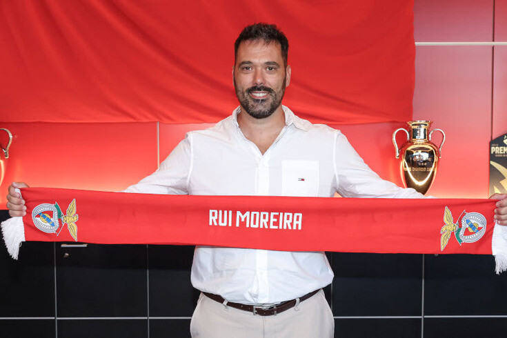 Treinador Do Benfica Questiona Patrocinador Da Liga E Do F C Porto