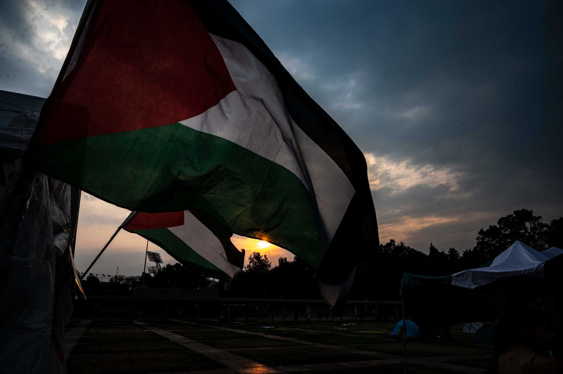 Manifestantes pró Palestina bloqueiam Embaixada de Israel em Bruxelas