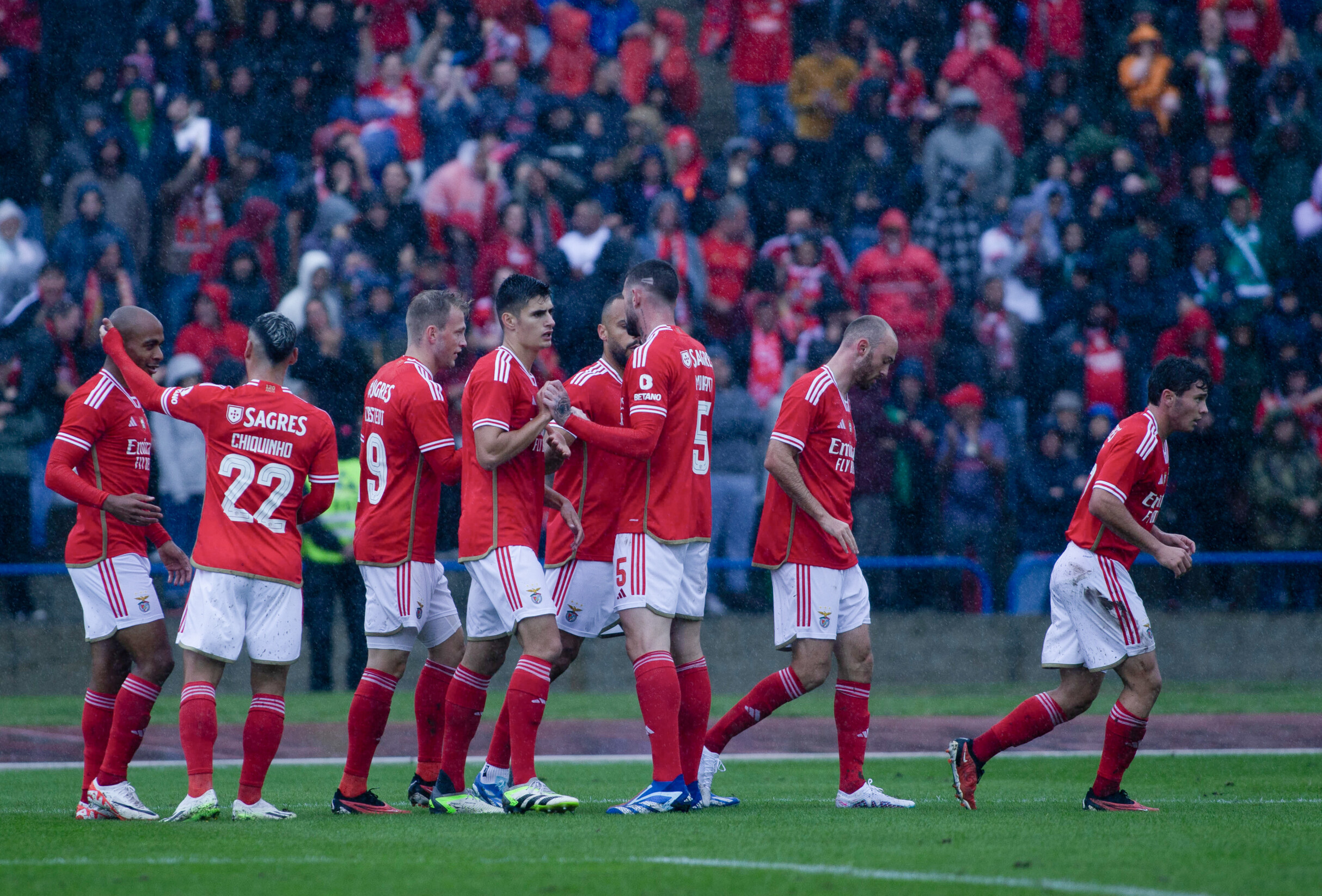 Benfica Vence Lusit Nia E Segue Em Frente Na Ta A De Portugal