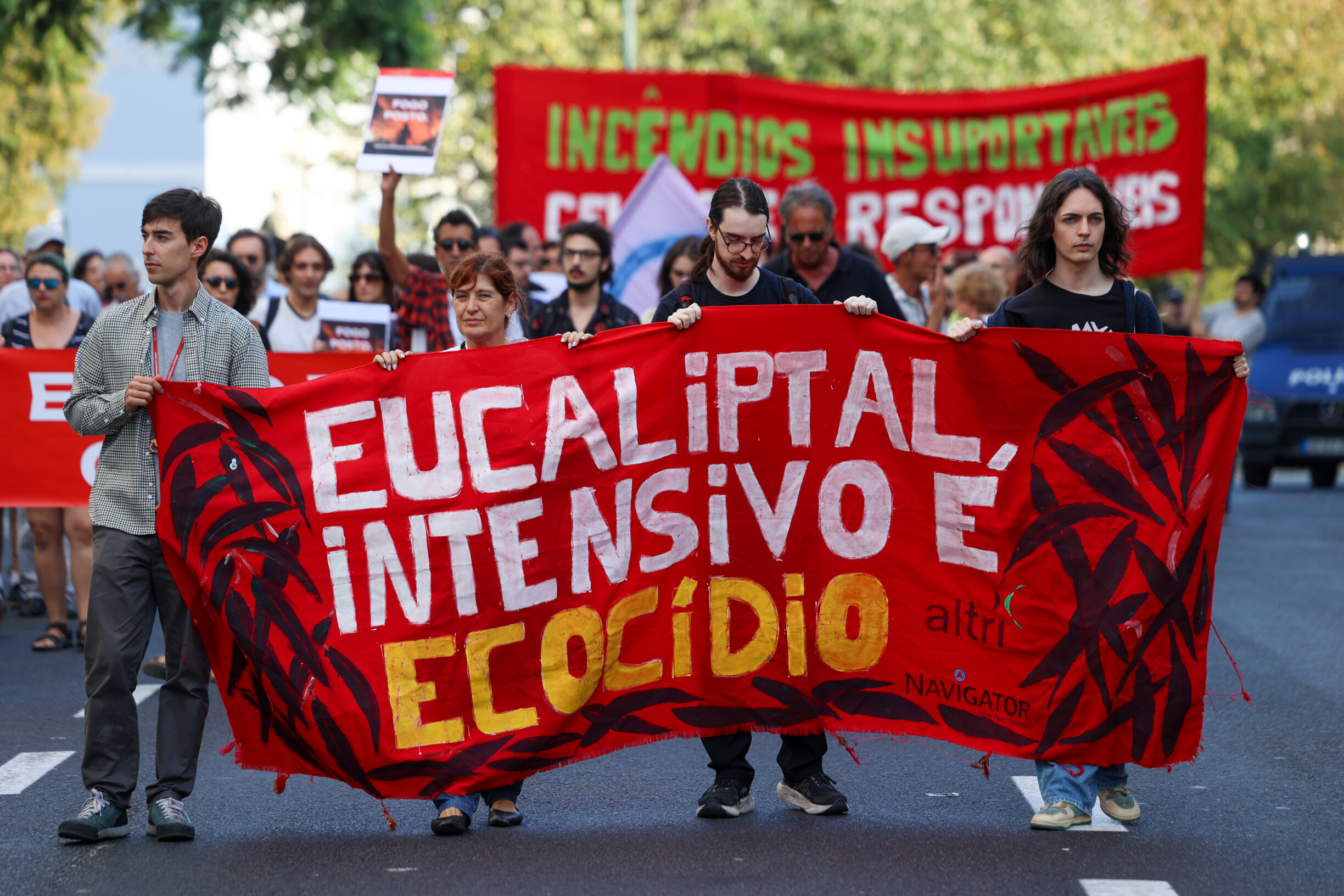 Manifesta O Contra Os Fogos Juntou Poucas Dezenas De Pessoas Em Lisboa