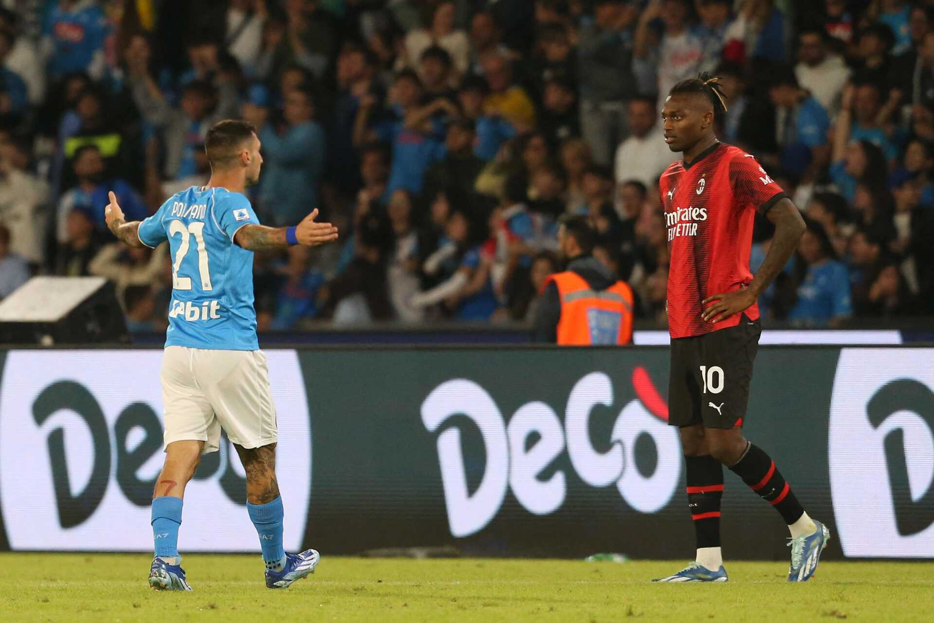 Furioso após substituição Rafael Leão pede explicações ao treinador