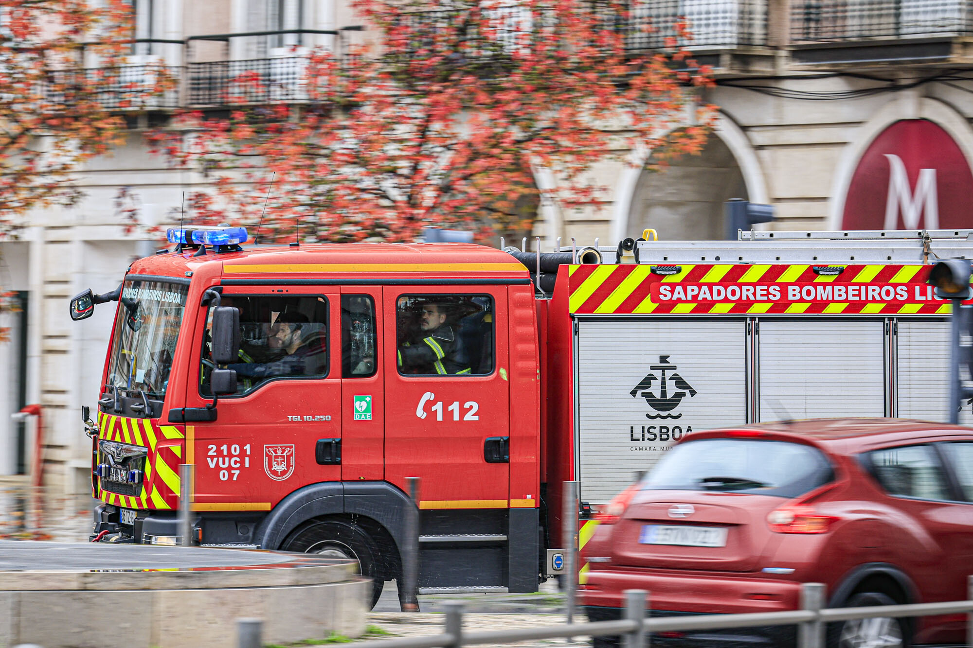 Extinto incêndio que deflagrou em prédio devoluto na baixa de Lisboa