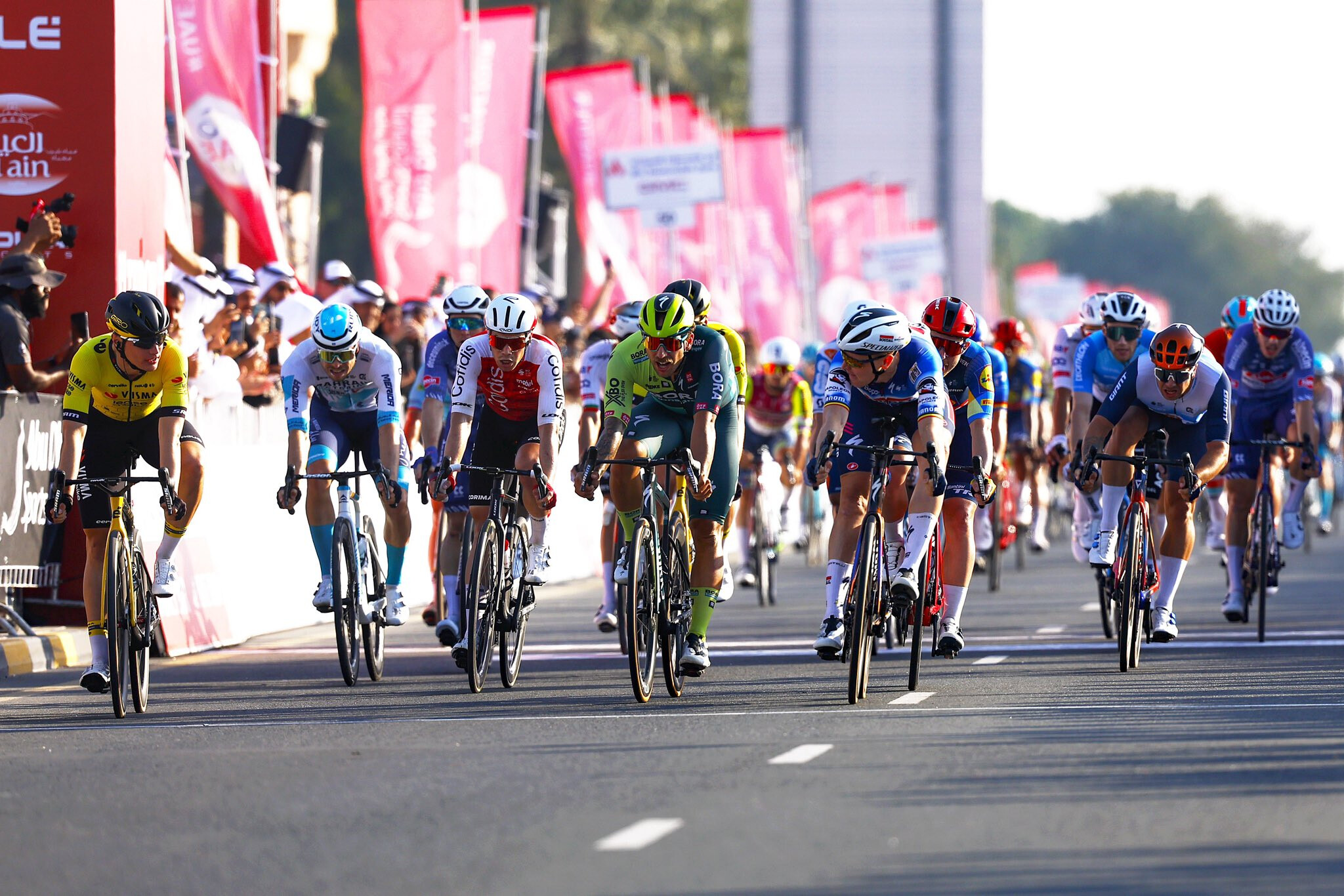 Olav Kooij Vence Ao Sprint A Quinta Etapa Da Volta Aos Emirados Ivo