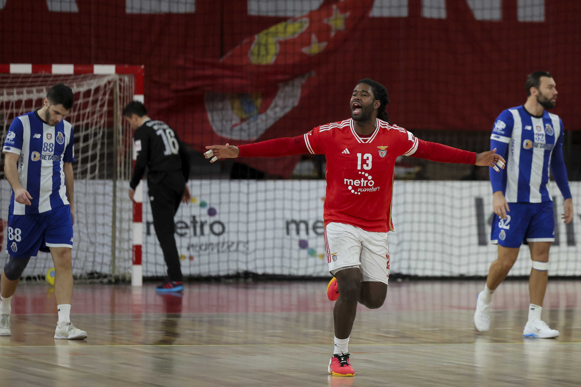 Andebol Benfica Vence Fc Porto Depois De Dois Anos De Jejum