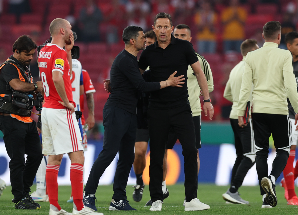 Galeno e Evanilson vão a jogo os onzes de FC Porto e Benfica para o