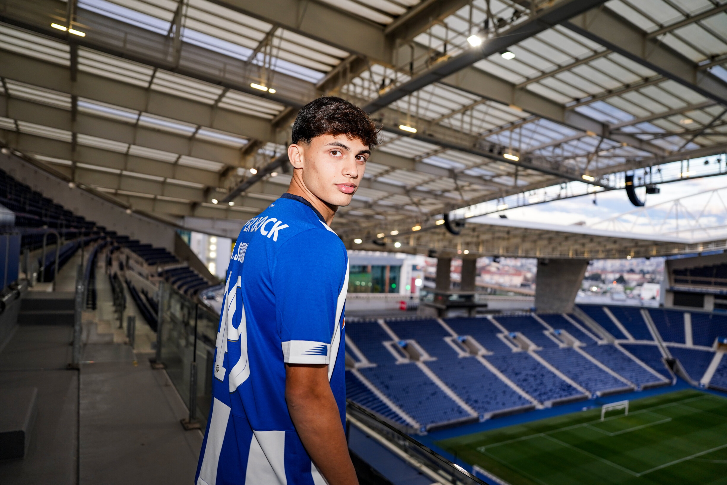 Gon Alo Sousa Tem Anos Joga Pela Equipa B E Renova Pelo Fc Porto