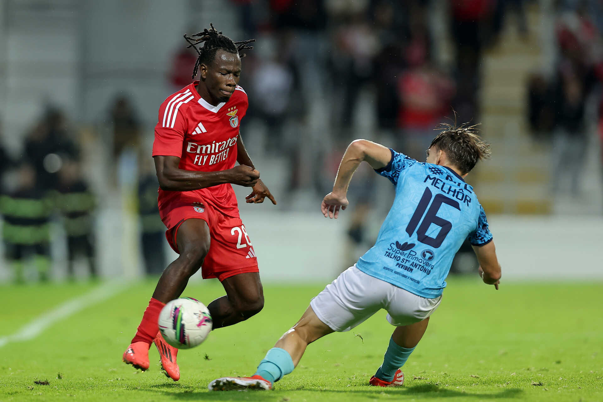 Issa Kaboré deixa o Benfica e regressa ao Manchester City