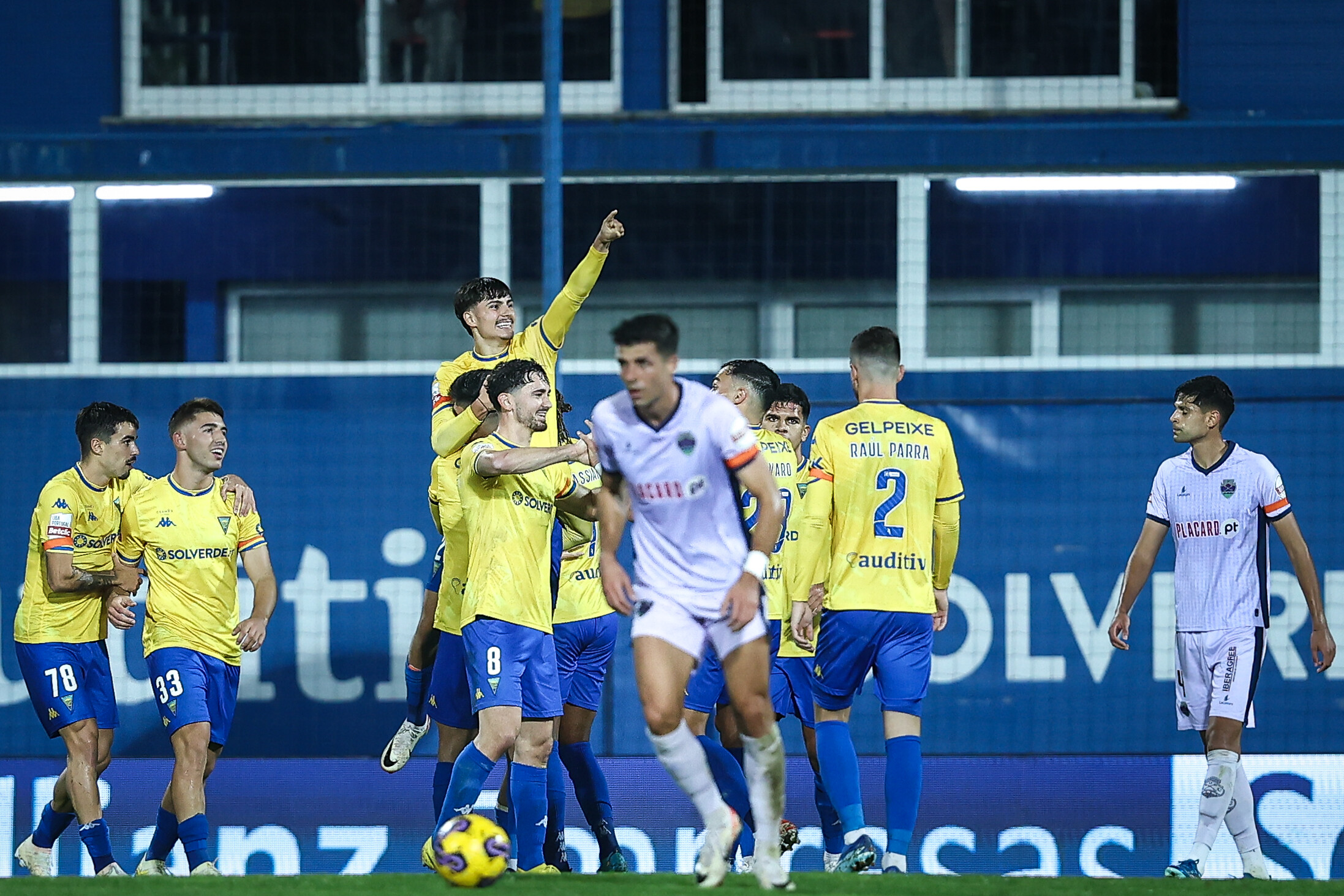 Rodrigo Gomes Lidera Goleada Do Estoril Frente Ao Chaves