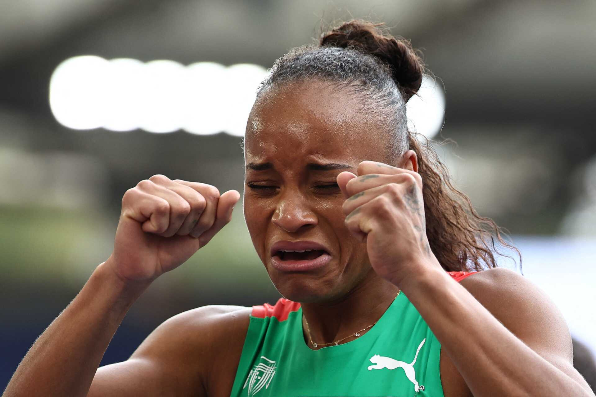 Fatoumata Diallo Bate Recorde Nacional Dos Barreiras E Garante