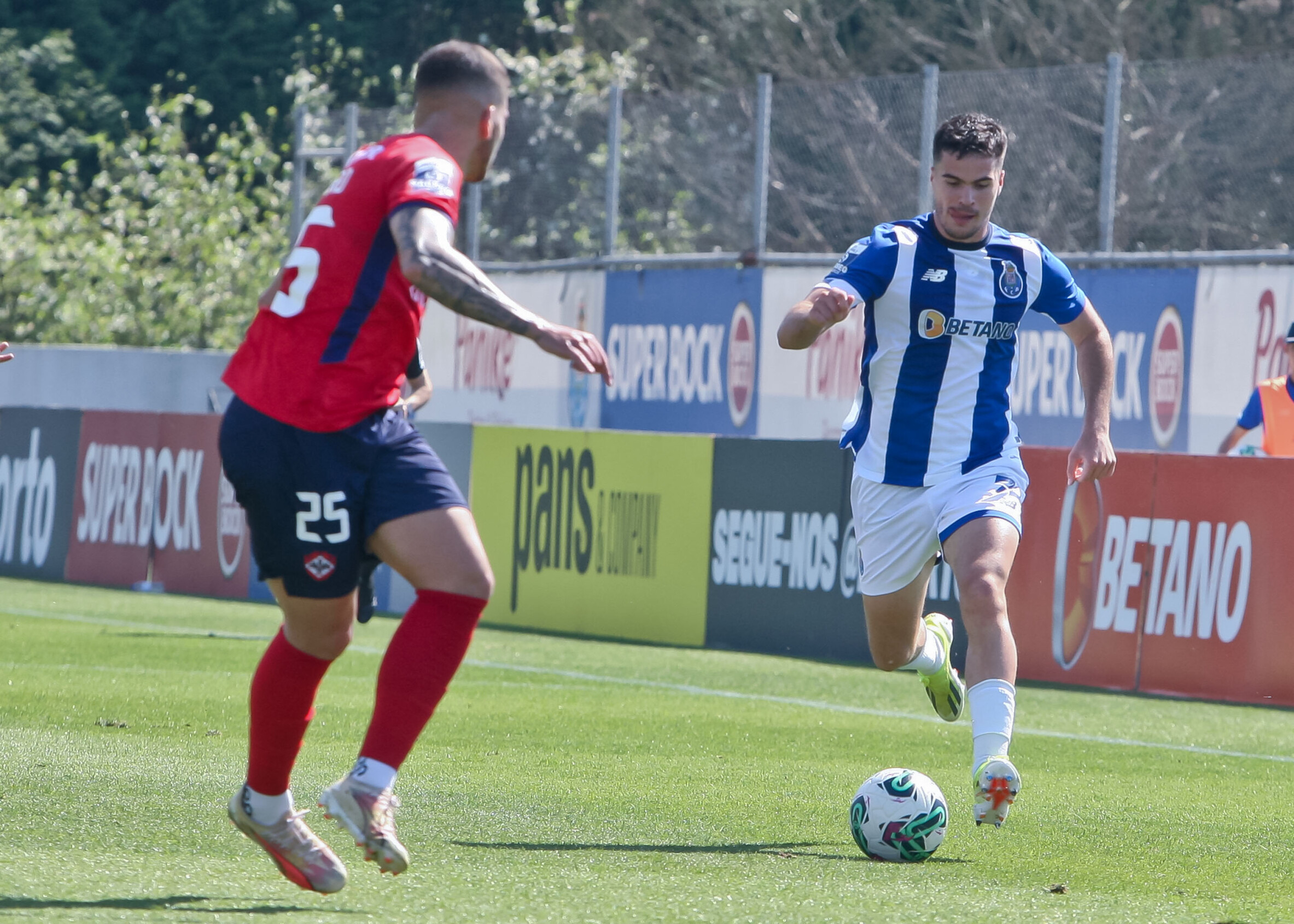 Rodrigo Pinheiro Vai Deixar O Fc Porto B Para Ser Refor O Na I Liga