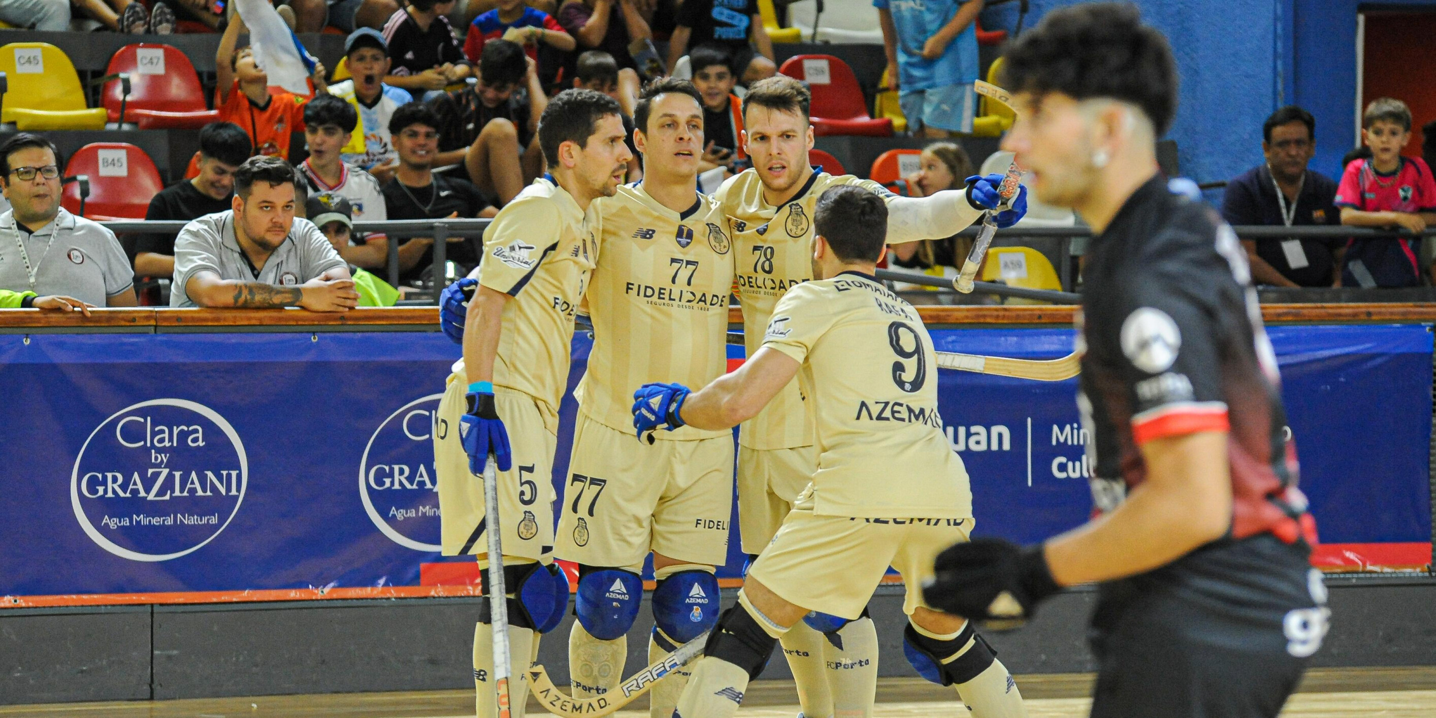 Fc Porto Goleia E Est Na Final Da Ta A Intercontinental De H Quei Em