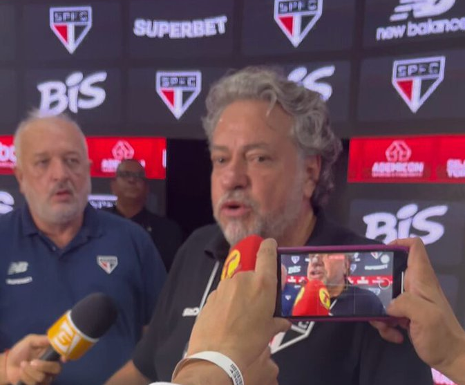 Presidente Do S O Paulo Atira Se Arbitragem Chega Do Abel Ferreira