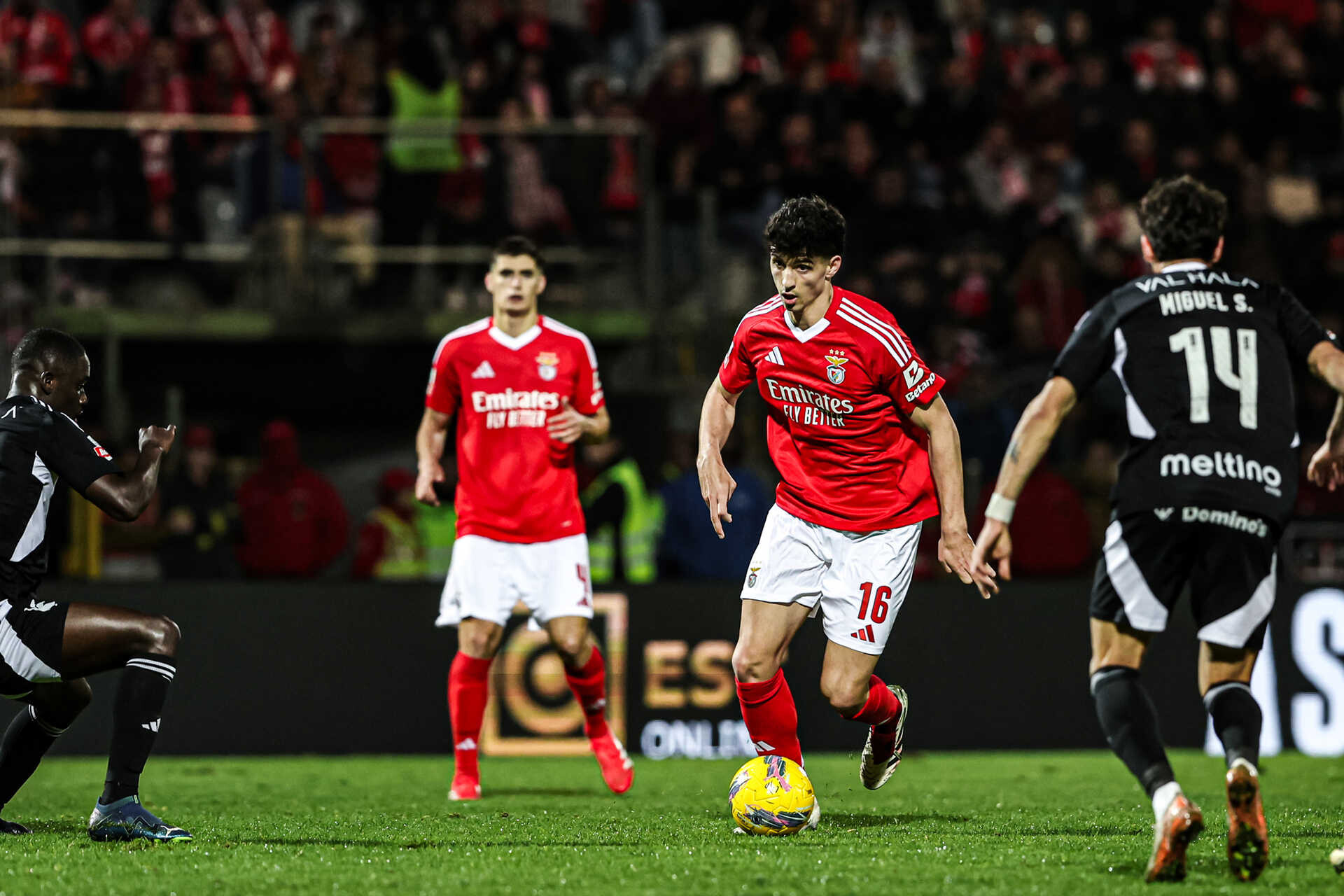 Manu Silva Titular Confira Os Onzes Do Estrela Da Amadora Benfica