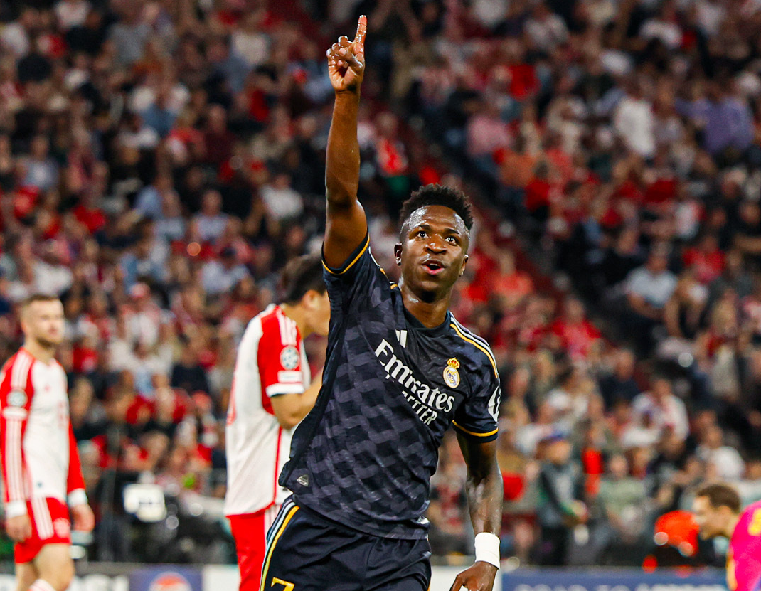 Vinícius bisou e Real Madrid empata o Bayern no primeiro round das