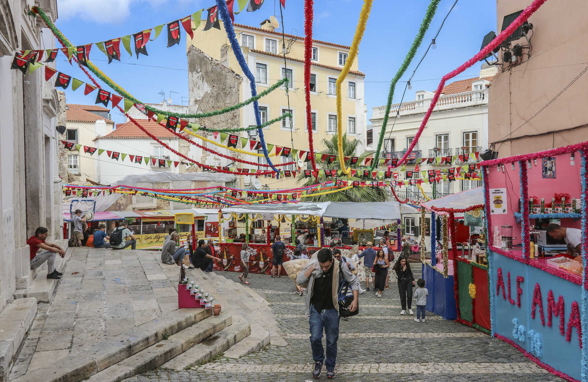 Já cheira a festa Casamentos arraiais e marchas populares marcam