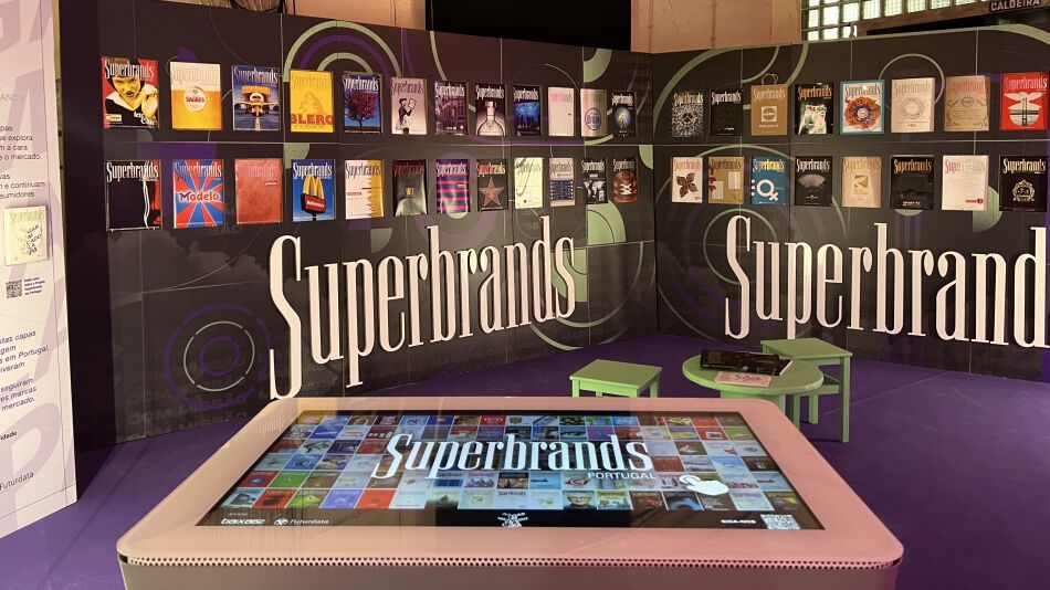 superbrands-promoting-excellence-with-our-interactive-table