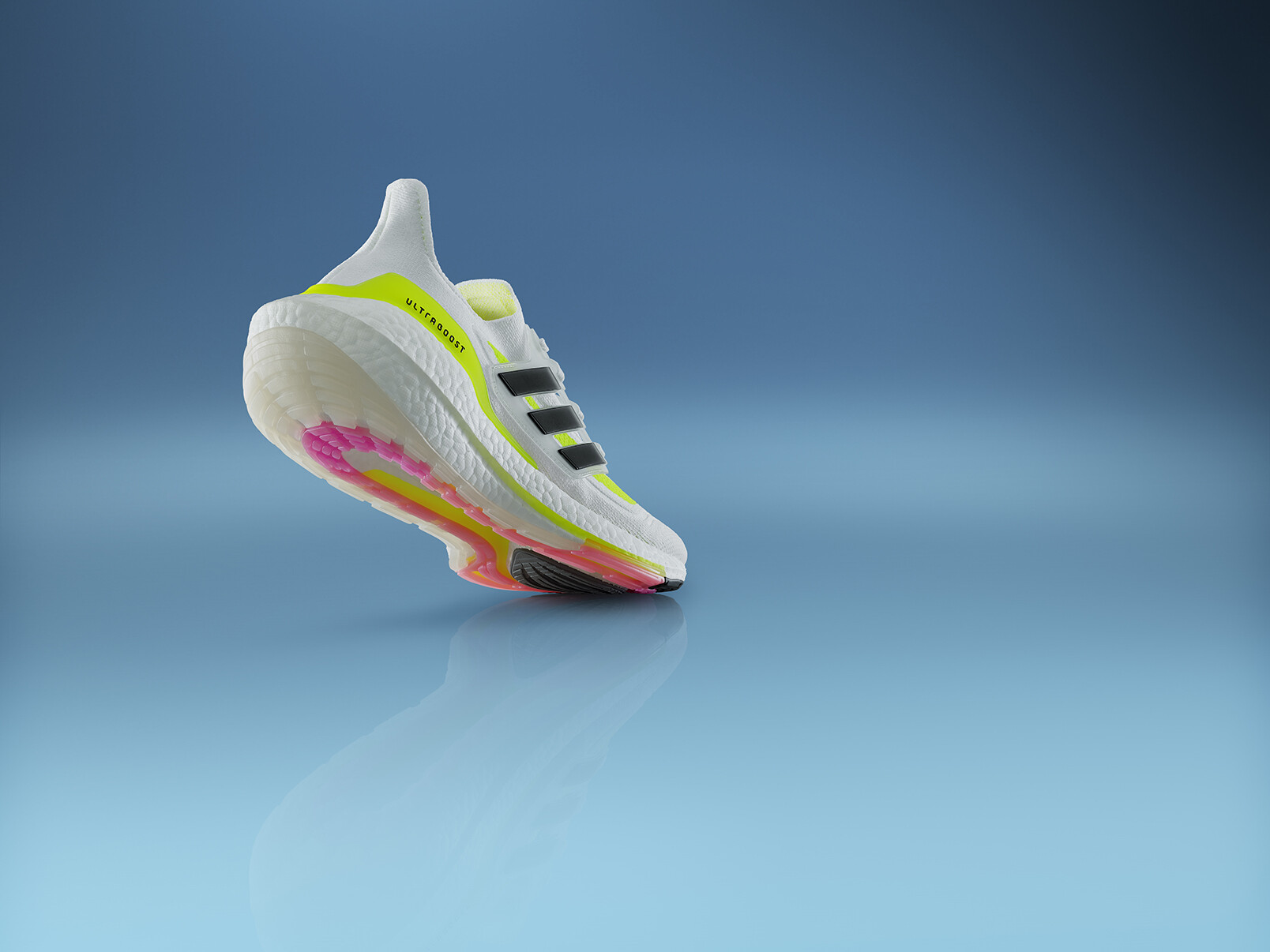 UB21_(INNOVATION)_SS21_FULL_PRODUCT_ANGLE_1_FY0401_FY0377_A001