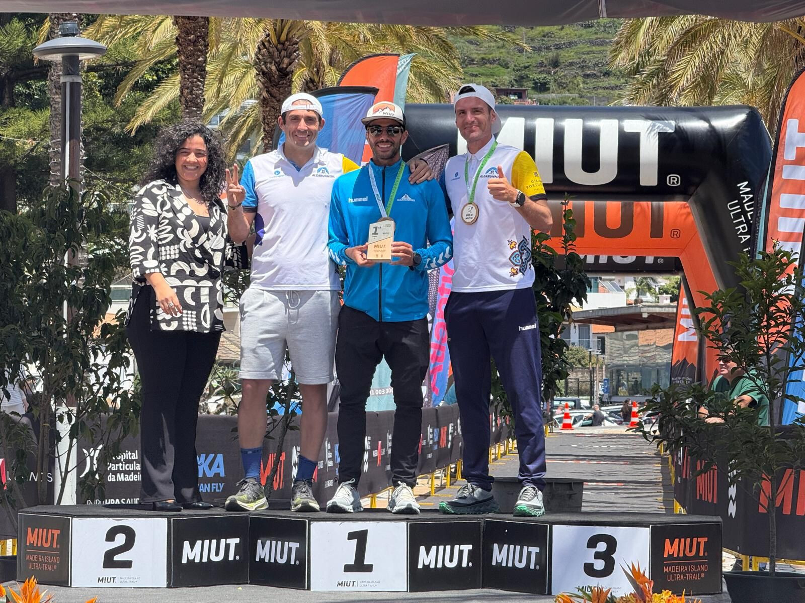 1º lugar eq masc MIUT 2025 42KMS