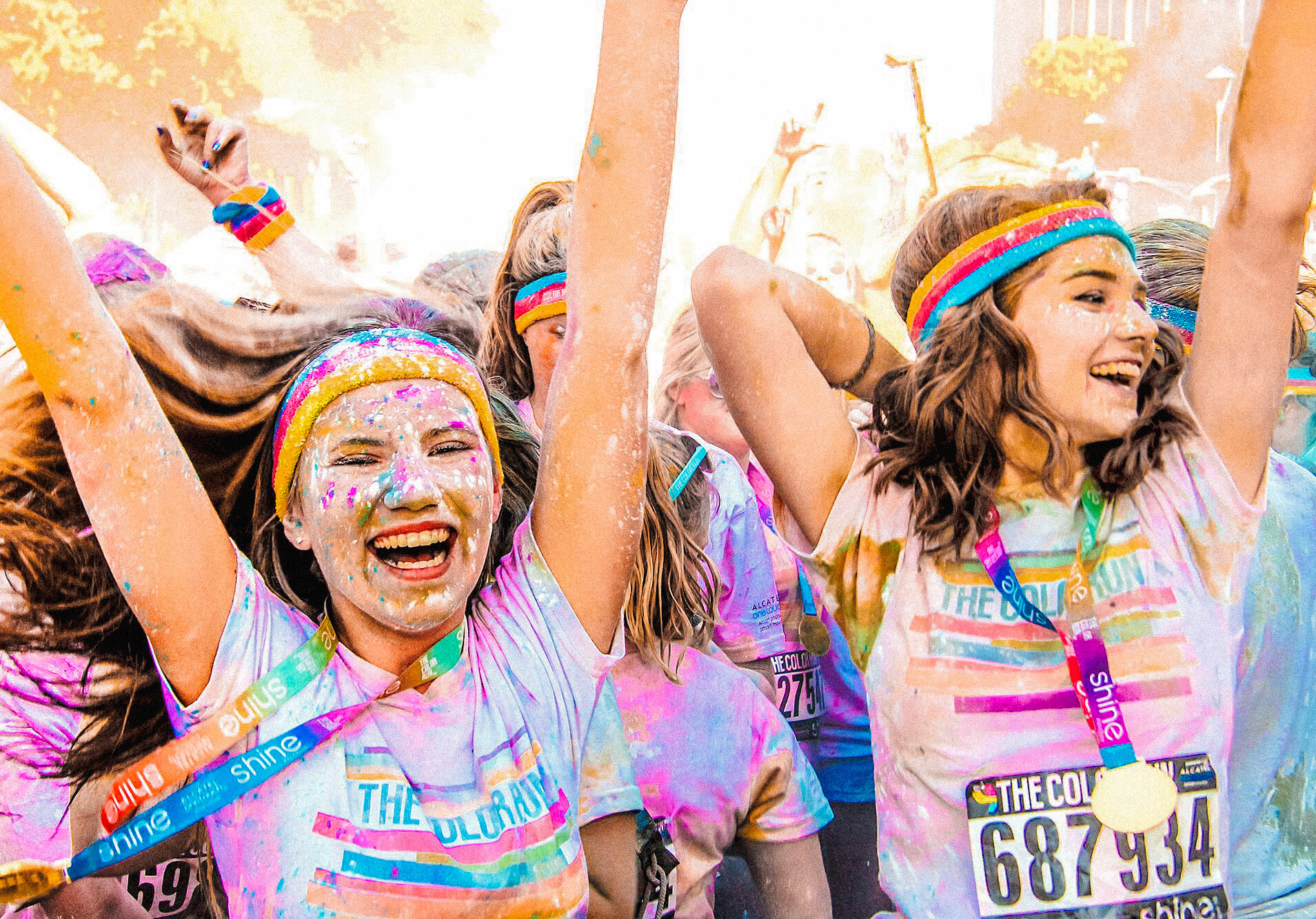 Dan&ccedil;as, saltar, correr, caminhar, o que importa na The Color Run &eacute; a divers&atilde;o