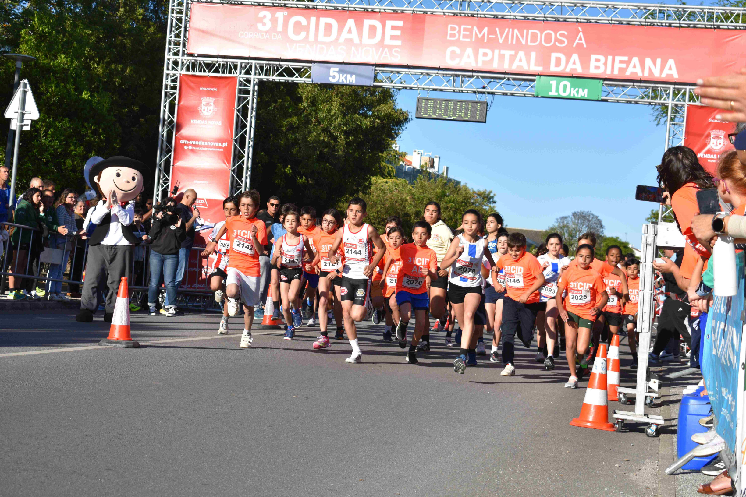 B - Corrida kids (1) B - Corrida kids (1)