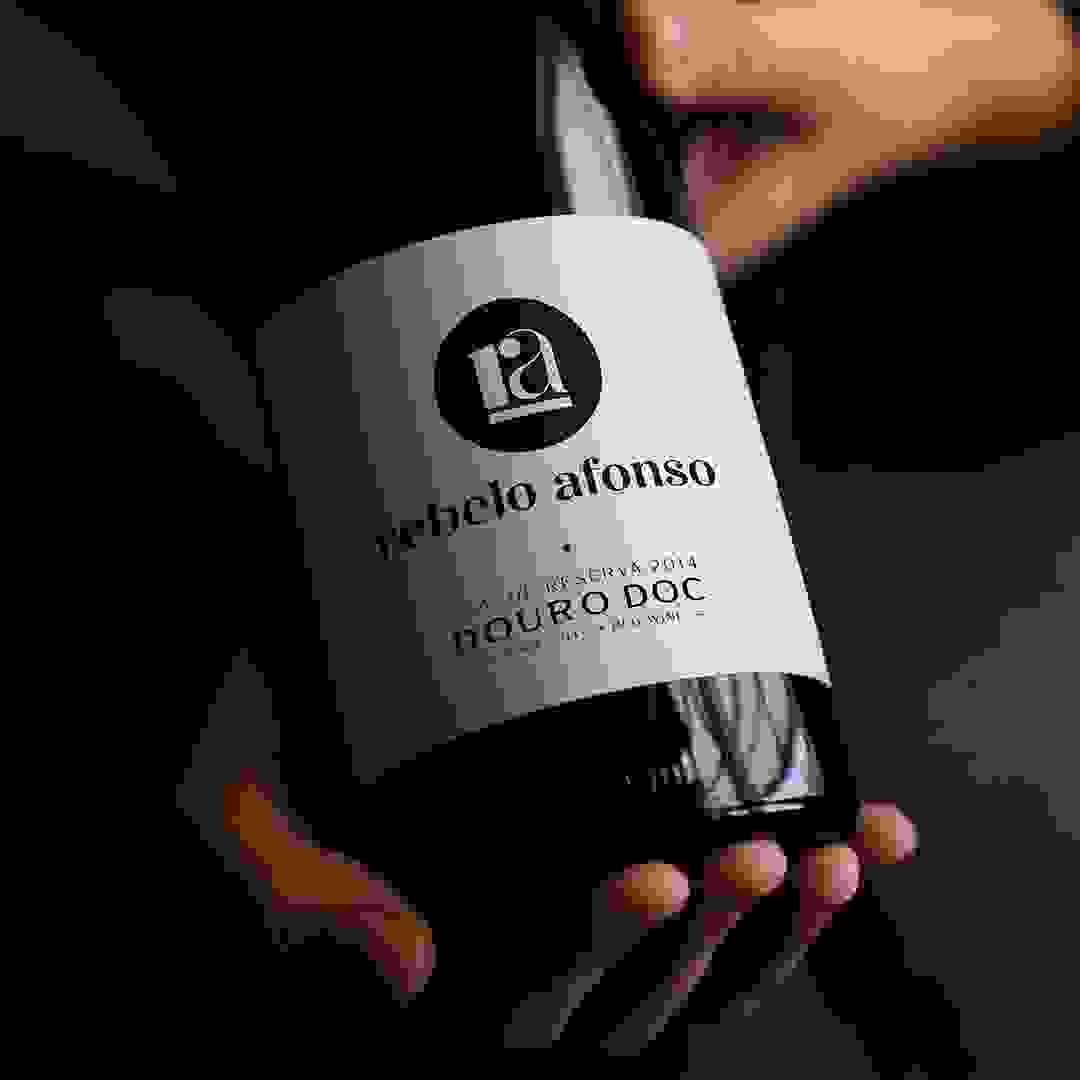 rebelo-afonso-ulahlah-packaging-wine