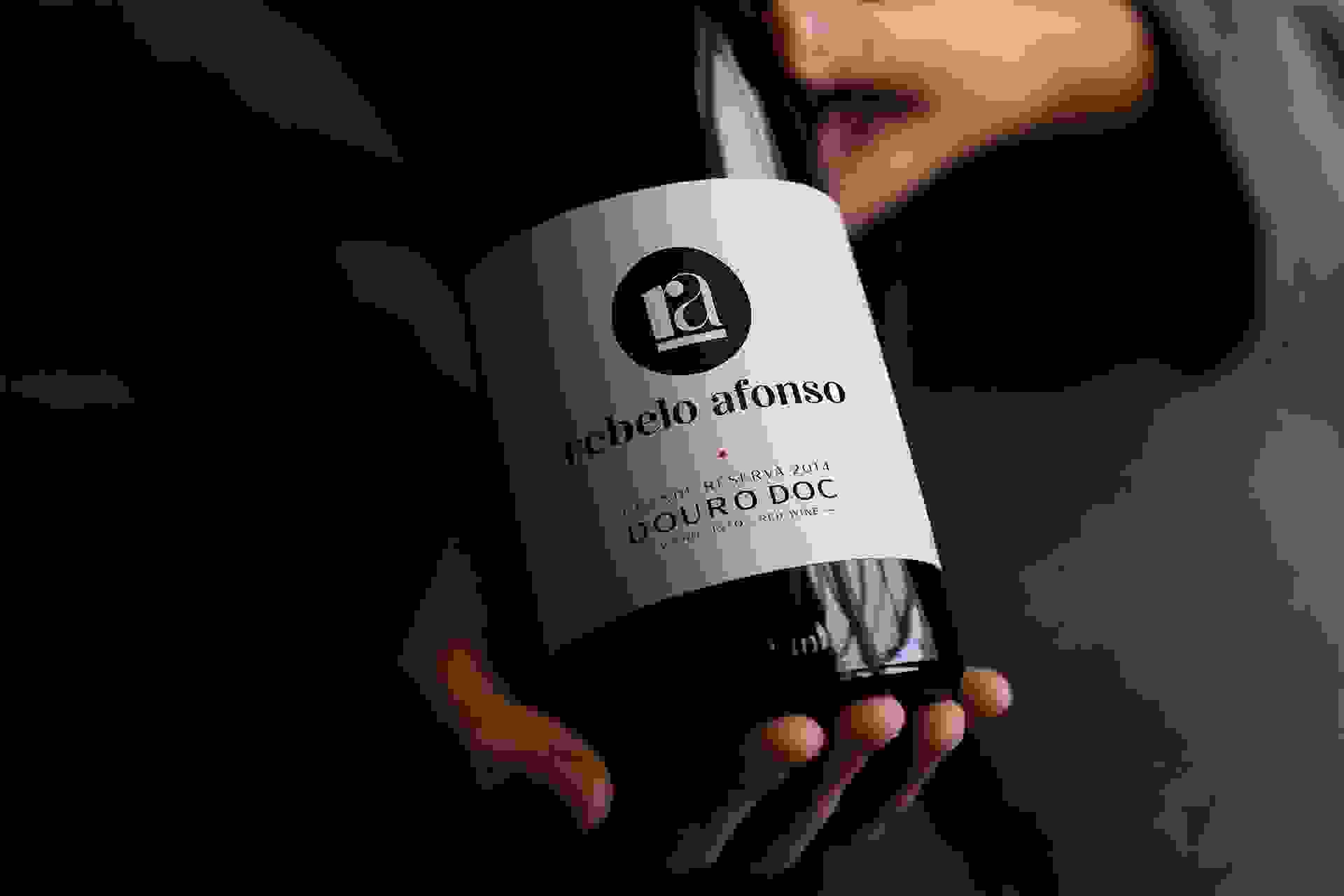 rebelo-afonso-ulahlah-packaging-wine-2
