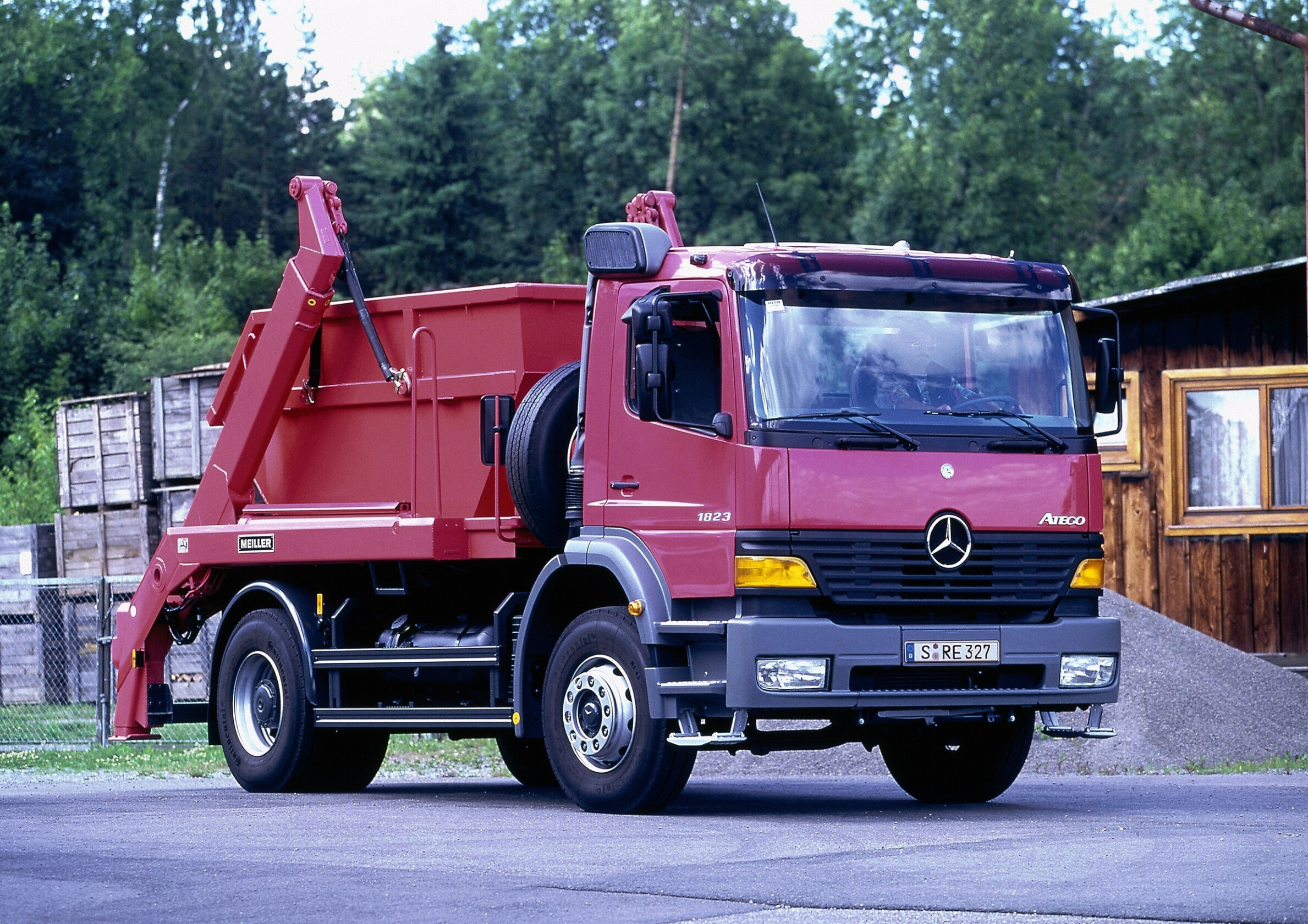 Mercedes Atego2