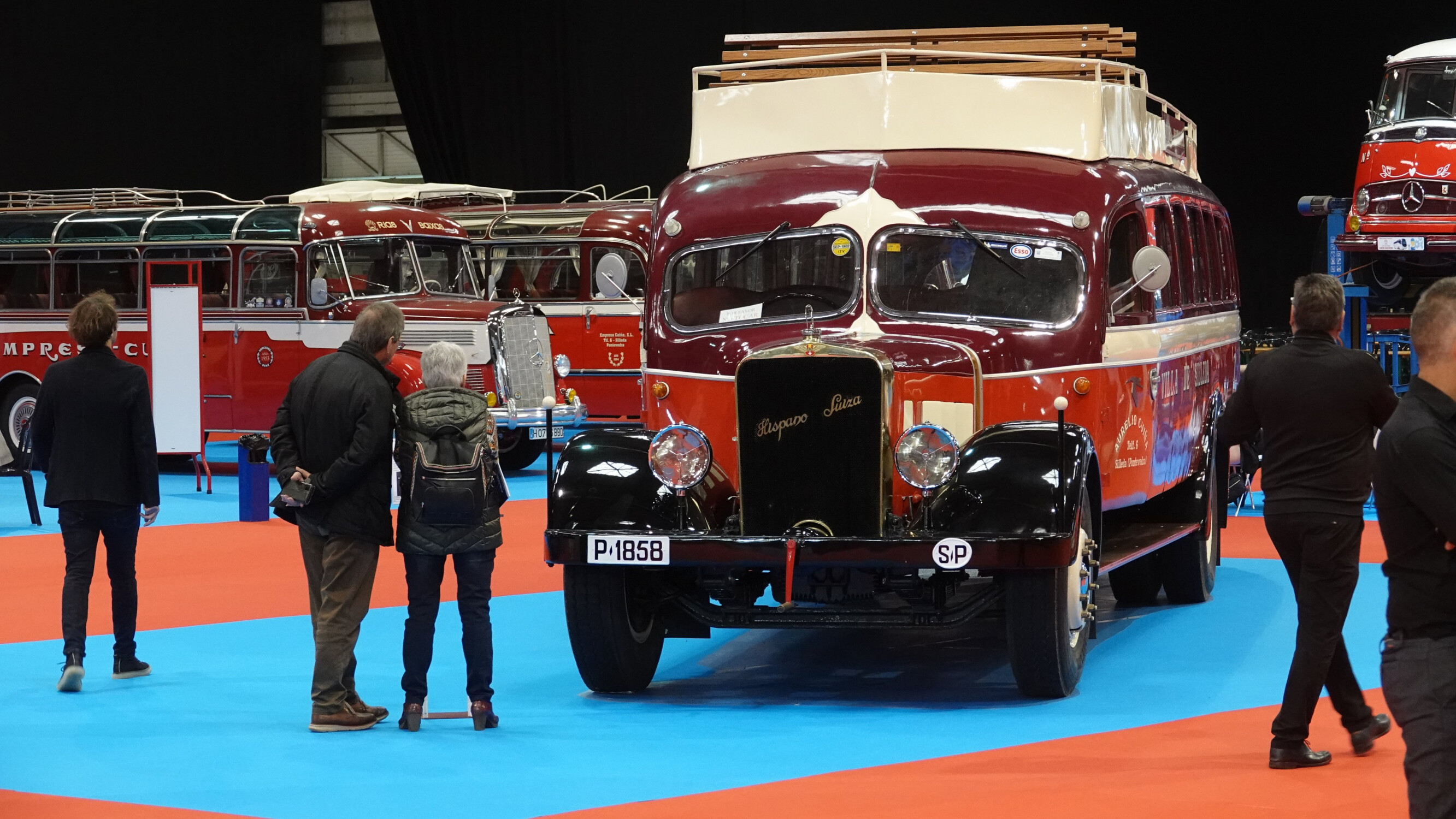 Exposicion de vehículos clásicos en ExpoBus Iberia 2023 Exposicion de vehículos clásicos en ExpoBus Iberia 2023
