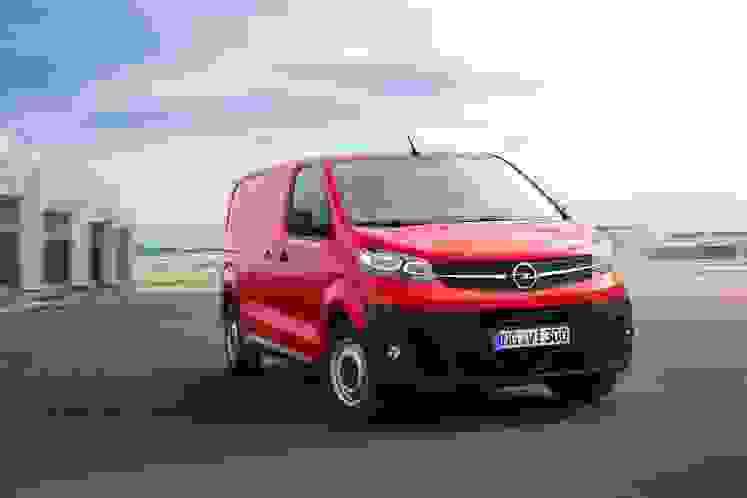 Opel Vivaro (4)
