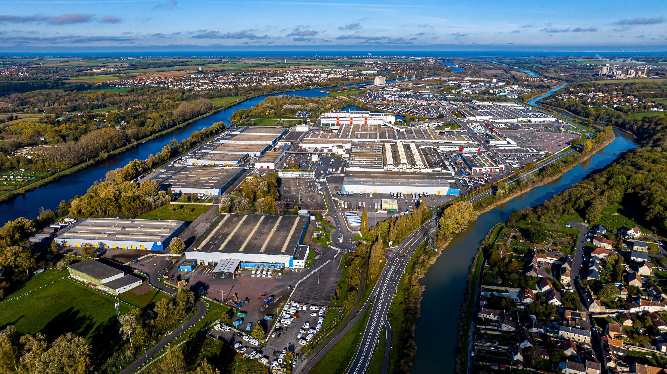 Usine Renault Trucks Blainville drone red