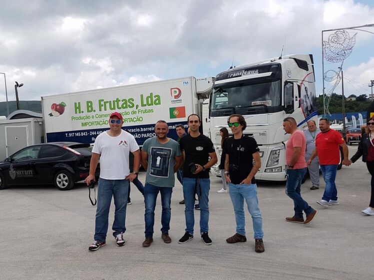 Alguns dos truck spotters do grupo Lusotruckfan.pt Alguns dos truck spotters do grupo Lusotruckfan.pt