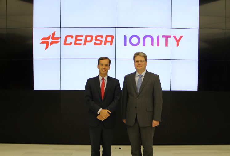 Cepsa e IONITY fecham acordo para carregadores ultra-rápidos