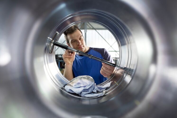 Para trabalho de precisão, o pano de limpeza da MEWA éum parceiro à altura: sempre à mão e perfeitamente adaptado às exigências da indúst