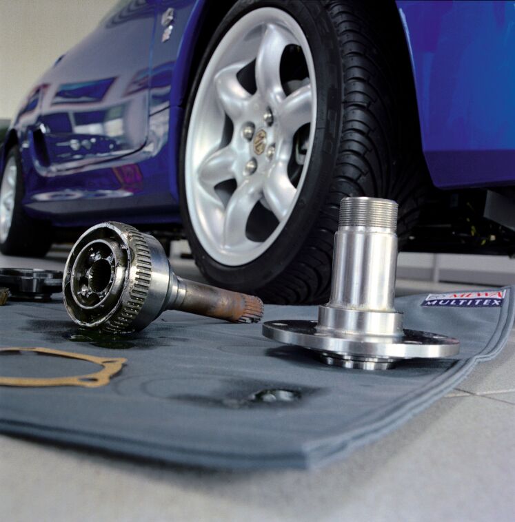 MEWA MULTITEX é o primeiro cárter do óleo em tecido. (foto: MEWA)