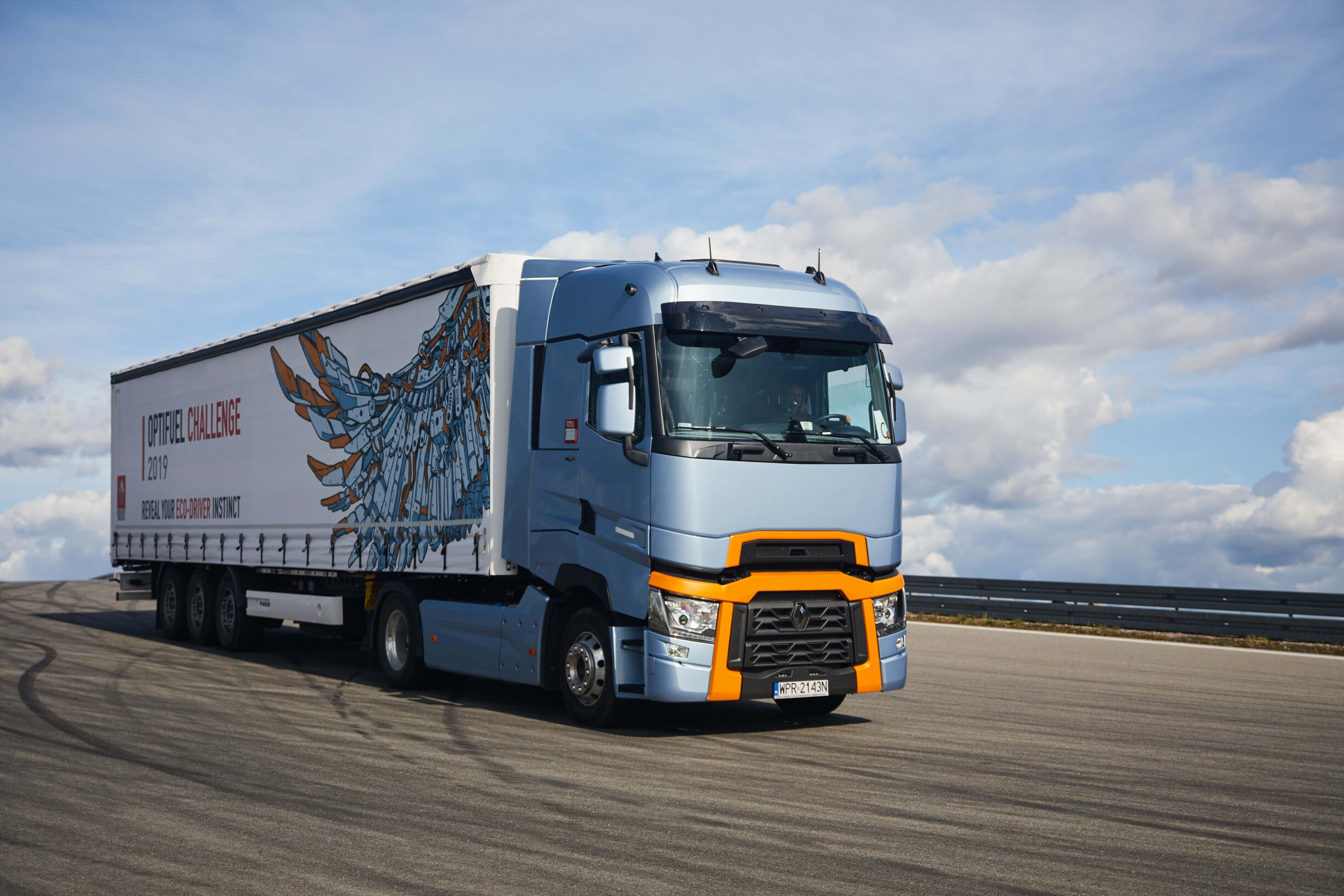 1 renault-trucks-optifuel-challenge-2019-00_