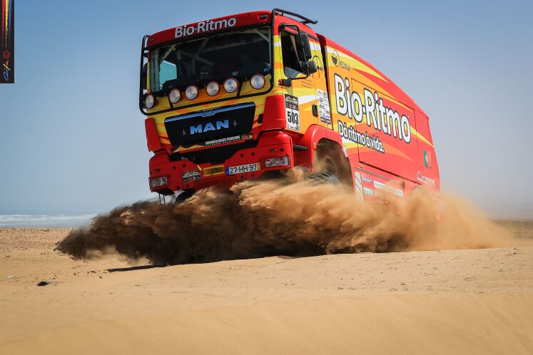 MAN TGS da equipa portuguesa ficou preso na lama