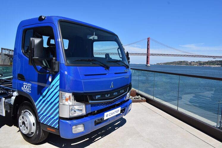 Fuso eCanter entregue em Lisboa