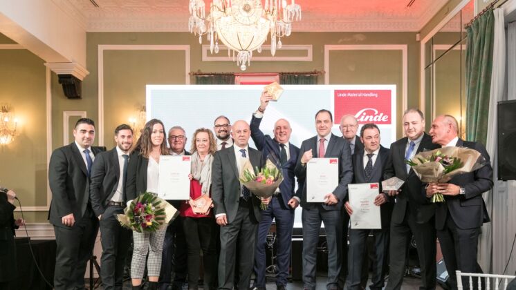 Da esquerda para a direita: Jesús Mari Villalaín (Director Comercial para Vizcaya e Álava da Seyce), Emilio Latorre (Director comercial para Guipúzcoa da Seyce), Mi