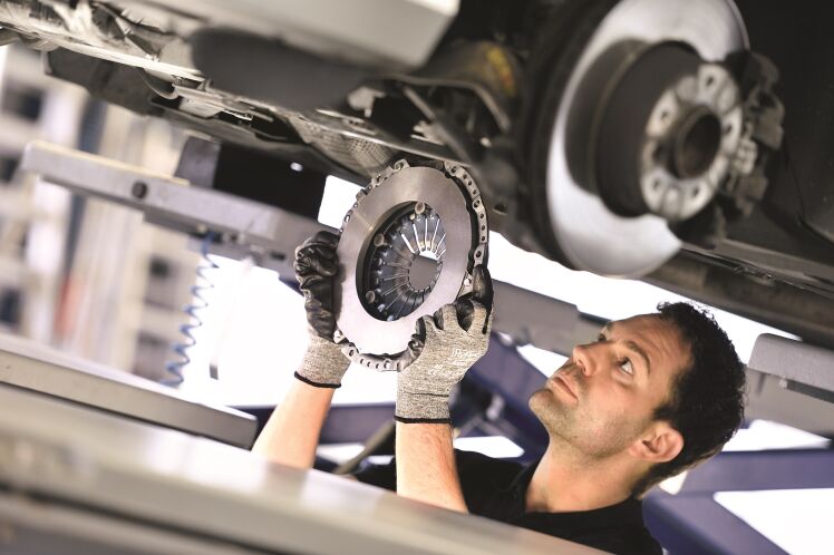 Os especialistas da ZF Aftermarket sabem como funciona uma embraiagem instalada corretamente.