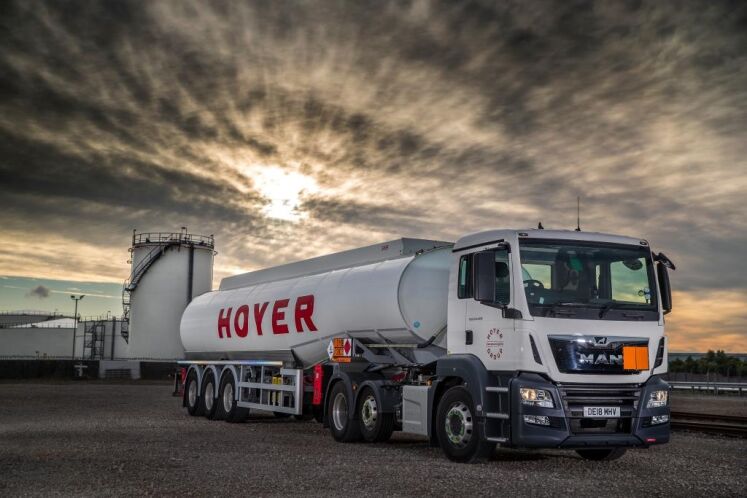 HOYER Petrolog adquire tractores semi-reboques MAN