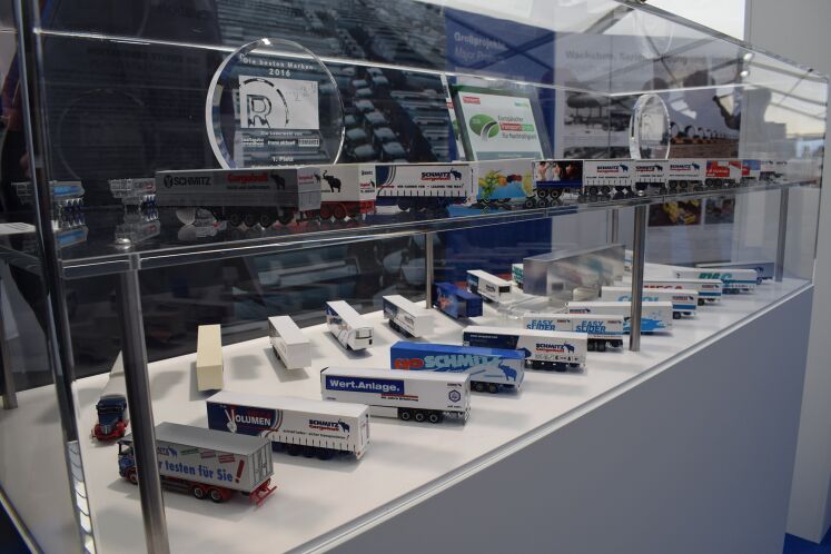 Exposição comemorativa com a história da Schmitz Cargobull AG Exposição comemorativa com a história da Schmitz Cargobull AG