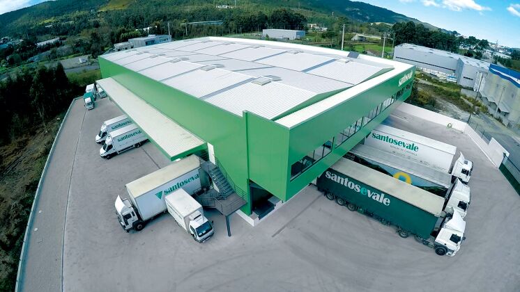 Camiões euro-modulares na Santos e Vale