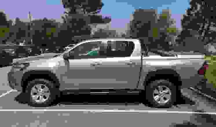 Toyota Hilux Invincible50