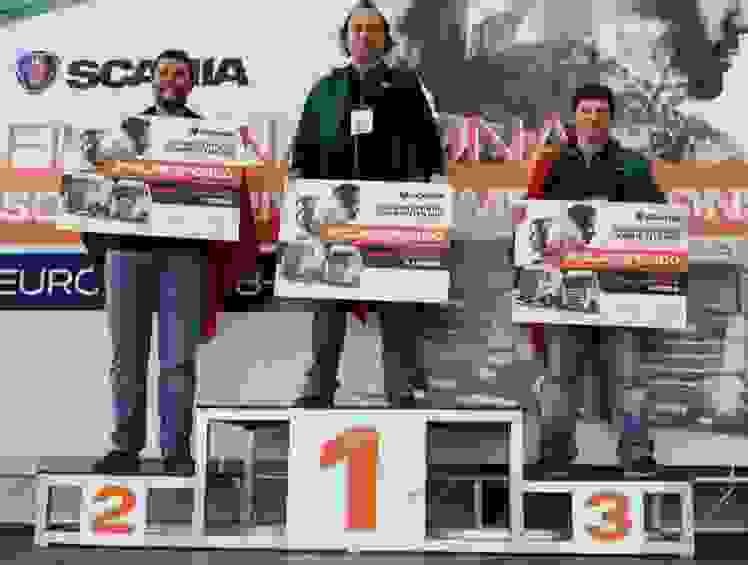 Hélder Brito, em 1.º lugar (ao centro), Bruno Almeida, em 2.º lugar (à esquerda) e Nuno Pereira, 3.º classificado (à direita)